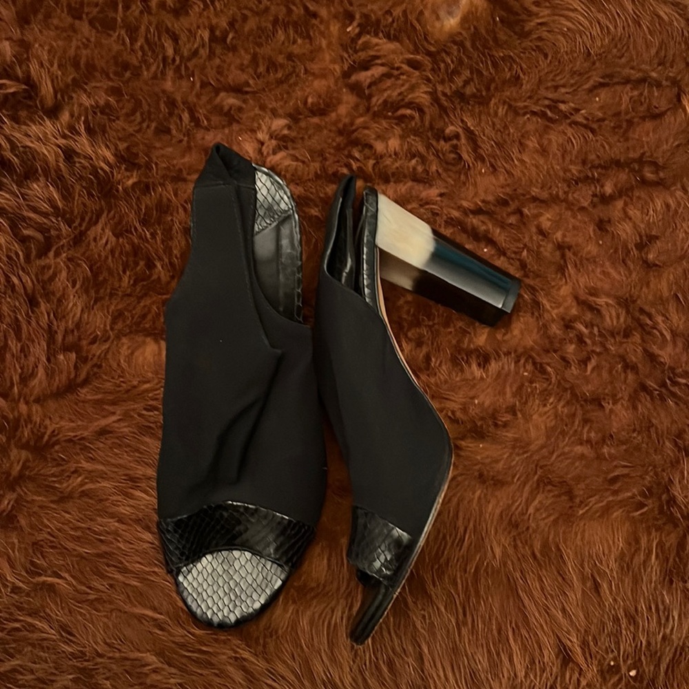 Classic black heels!